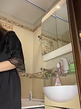 Snapshot of Lusi_Luxary chatting on November 2025 05:52:01 AM Lusi Luxary online show from November 2025 05:52:01 AM