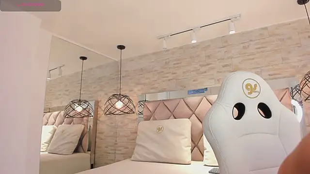 Snapshot of celene_midnight chatting on March 2025 06:56:01 PM celene midnight online show from March 2025 06:56:01 PM