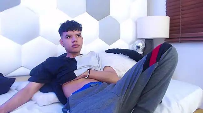 Axel Forte online show from March 2025 01:03:01 PM