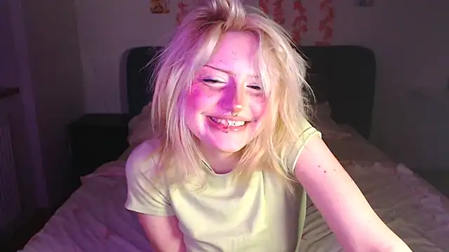 KimiSakura online show from April 2026 09:37:02 PM