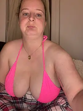 Snapshot of curvy_eina chatting on July 2026 09:43:01 PM curvy eina online show from July 2026 09:43:01 PM