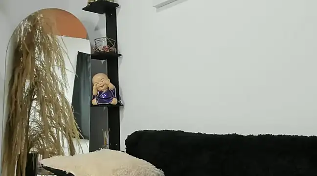 Snapshot of MarianaZapataa chatting on February 2025 12:26:02 PM MarianaZapataa online show from February 2025 12:26:02 PM