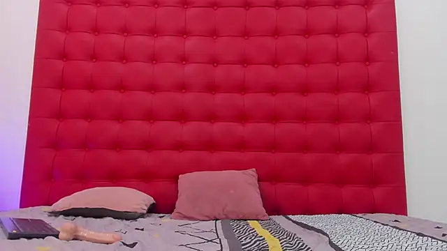 Snapshot of Maite_Smith_ chatting on March 2025 03:04:01 PM Maite Smith  online show from March 2025 03:04:01 PM