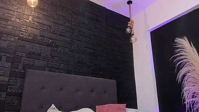 Snapshot of Maite_Smith_ chatting on November 2025 01:23:02 PM Maite Smith online show from November 2025 01:23:02 PM