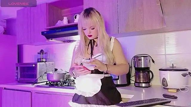 Snapshot of ScarletThompsonx chatting on April 2026 04:50:02 AM ScarletThompsonx online show from April 2026 04:50:02 AM