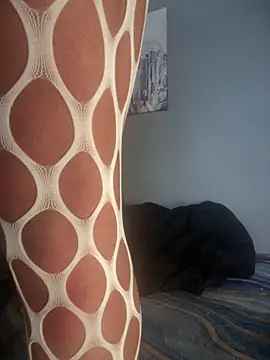 MichelleDiaz Pink online show from November 2025 05:15:02 PM