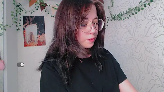 Snapshot of _miraclecattt_ chatting on September 2025 05:31:01 AM miraclecattt online show from September 2025 05:31:01 AM