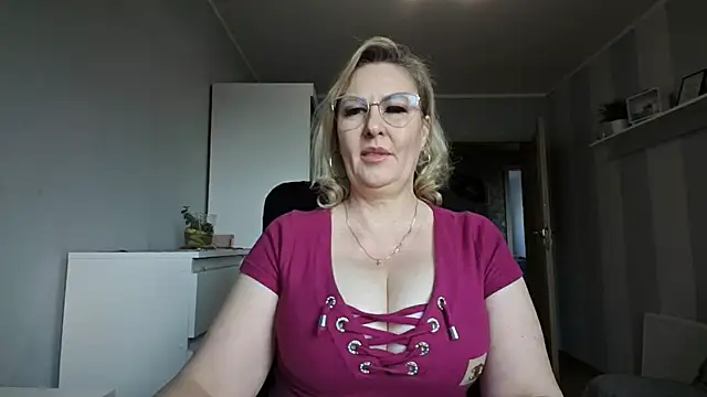 Snapshot of DianaLive chatting on March 2026 07:35:02 AM DianaLive online show from March 2026 07:35:02 AM