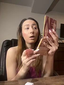 Snapshot of IsoldeBlis chatting on November 2025 05:42:02 AM IsoldeBlis online show from November 2025 05:42:02 AM