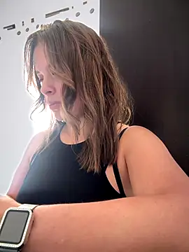 Snapshot of gynna_kimera chatting on September 2025 03:15:01 PM gynna kimera online show from September 2025 03:15:01 PM