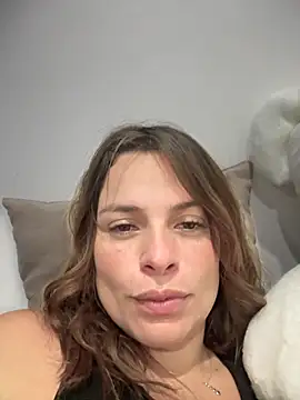 Snapshot of gynna_kimera chatting on October 2025 03:17:02 AM gynna kimera online show from October 2025 03:17:02 AM