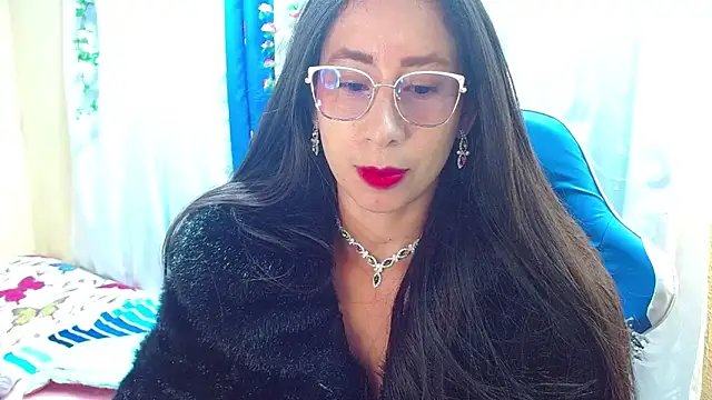 Gia leinn online show from November 2025 02:39:01 PM