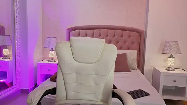 ChloeMoon9 online show from July 2026 01:28:01 PM