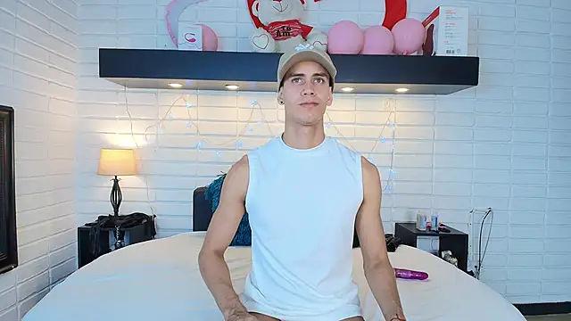 Snapshot of Maximiliano__Fire chatting on March 2025 08:03:02 PM Maximiliano Fire online show from March 2025 08:03:02 PM