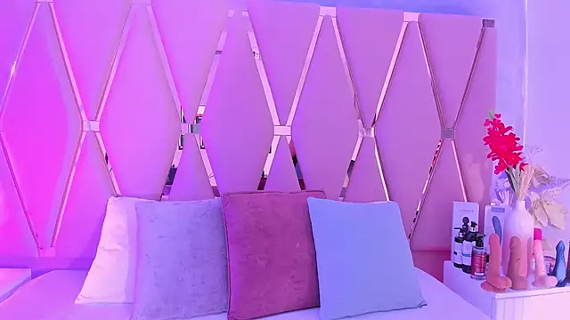 Snapshot of Emily_Black1 chatting on March 2026 11:39:02 PM Emily Black1 online show from March 2026 11:39:02 PM