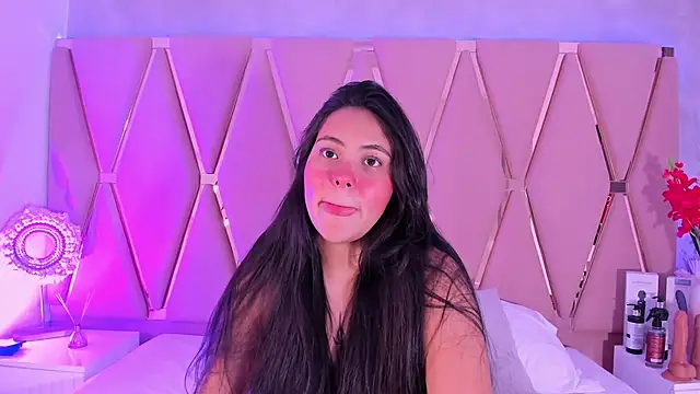 Snapshot of Emily_Black1 chatting on April 2026 01:06:02 AM Emily Black1 online show from April 2026 01:06:02 AM