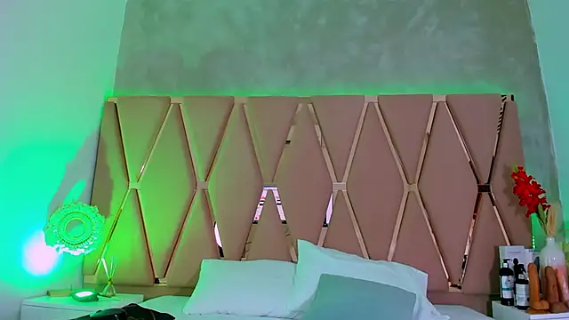 Snapshot of Emily_Black1 chatting on April 2026 12:35:01 AM Emily Black1 online show from April 2026 12:35:01 AM