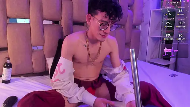 ValentinoMoreti online show from March 2025 05:05:02 AM