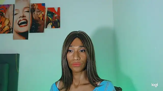 Snapshot of red_veltet chatting on November 2025 03:28:02 AM red veltet online show from November 2025 03:28:02 AM