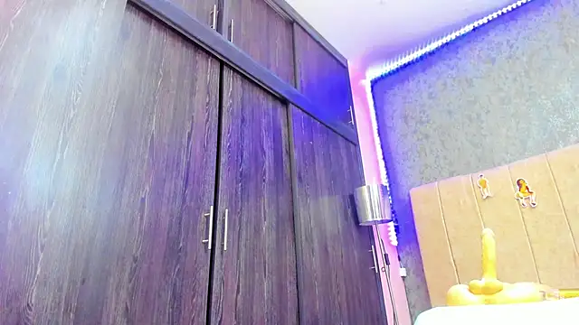 ava-am online show from December 2025 02:17:01 AM