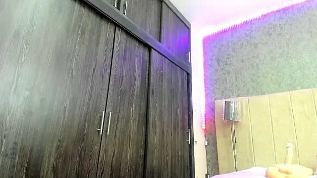 ava-am online show from March 2026 09:09:02 PM