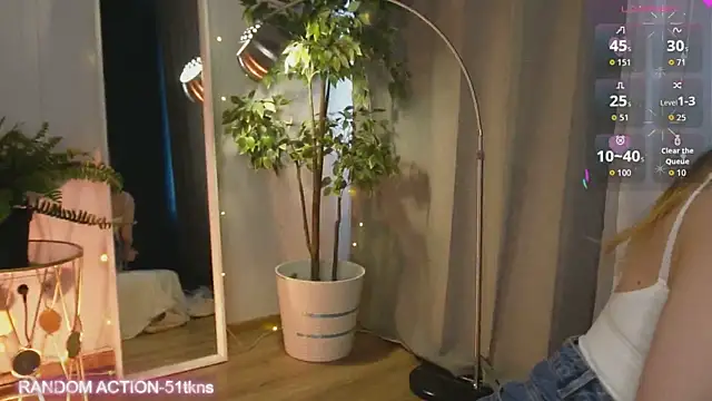 Snapshot of luna_joy_ chatting on April 2026 12:53:02 PM luna joy online show from April 2026 12:53:02 PM