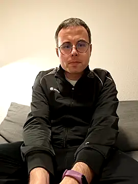 Simonudist online show from February 2026 05:06:02 PM