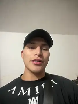 Snapshot of MaxxxSteil chatting on March 2025 03:06:01 AM MaxxxSteil online show from March 2025 03:06:01 AM