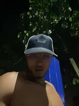 Snapshot of MaxxxSteil chatting on March 2025 06:10:01 AM MaxxxSteil online show from March 2025 06:10:01 AM