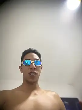 Snapshot of MaxxxSteil chatting on March 2025 07:27:02 PM MaxxxSteil online show from March 2025 07:27:02 PM