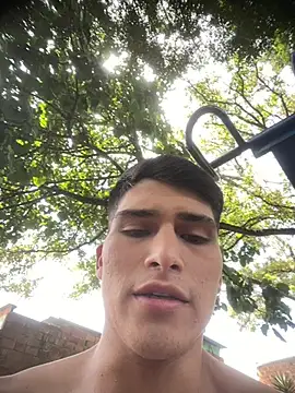 Snapshot of MaxxxSteil chatting on March 2025 06:18:01 PM MaxxxSteil online show from March 2025 06:18:01 PM