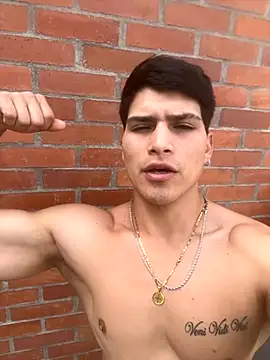 Snapshot of MaxxxSteil chatting on October 2025 01:57:02 PM MaxxxSteil online show from October 2025 01:57:02 PM