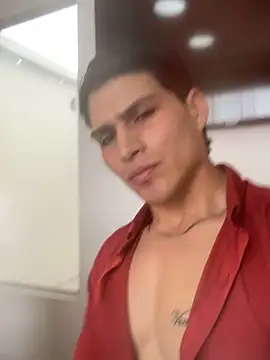 Snapshot of MaxxxSteil chatting on April 2026 03:23:01 PM MaxxxSteil online show from April 2026 03:23:01 PM