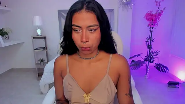 Snapshot of Ivyy_Moon_ chatting on March 2025 03:05:02 AM Ivyy Moon online show from March 2025 03:05:02 AM