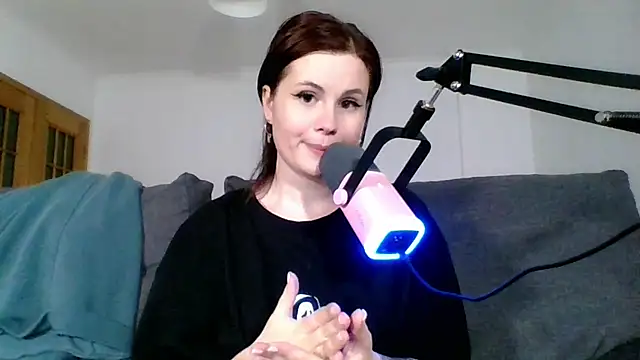 Della Ideal online show from March 2025 09:18:02 PM