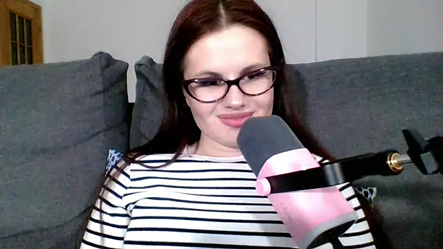 Della Ideal online show from March 2025 07:27:02 PM