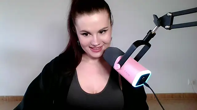 Della Ideal online show from March 2025 09:06:01 AM