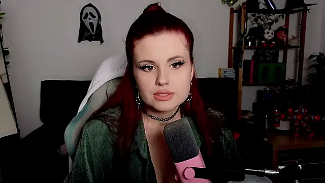 Della Ideal online show from November 2025 05:57:01 PM