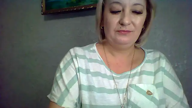 ArielXLoveresss online show from November 2025 08:31:01 AM