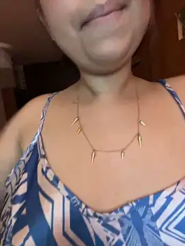 KiaraCut online show from April 2026 10:32:01 PM