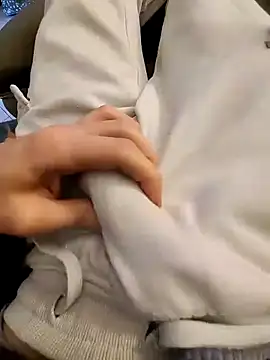 Snapshot of LrgPns chatting on March 2025 02:43:02 PM LrgPns online show from March 2025 02:43:02 PM