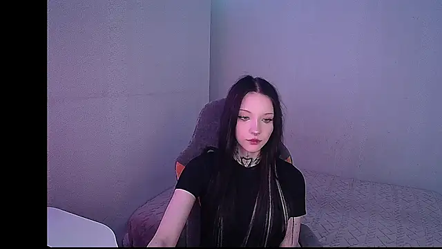 mefwhore online show from October 2025 04:18:01 PM