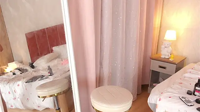 DaliaCruz online show from April 2026 07:58:01 PM