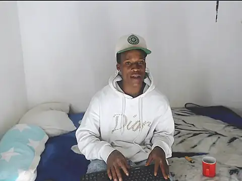 Snapshot of thomas_love11 chatting on April 2026 01:51:01 AM thomas love11 online show from April 2026 01:51:01 AM