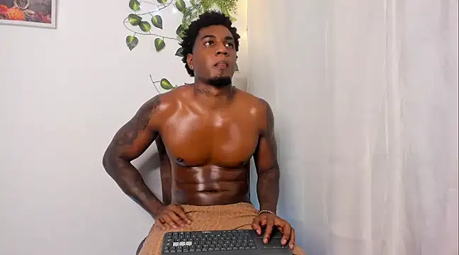 Snapshot of LOGAN_DRAKE chatting on February 2025 06:10:02 AM LOGAN DRAKE online show from February 2025 06:10:02 AM