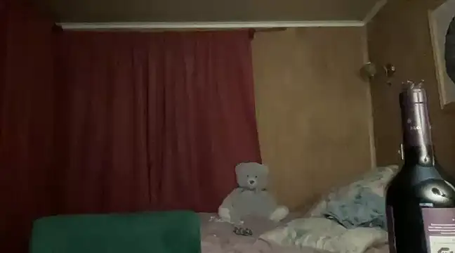 Snapshot of WhiteSnow09 chatting on March 2025 01:17:02 AM WhiteSnow09 online show from March 2025 01:17:02 AM