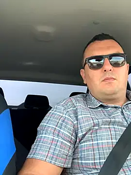 Snapshot of Mike8523 chatting on September 2025 09:12:02 AM Mike8523 online show from September 2025 09:12:02 AM