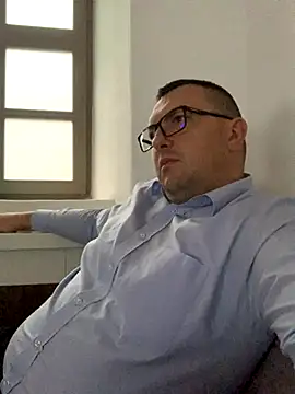 Snapshot of Mike8523 chatting on October 2025 04:44:01 AM Mike8523 online show from October 2025 04:44:01 AM