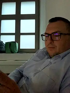 Snapshot of Mike8523 chatting on October 2025 04:45:02 AM Mike8523 online show from October 2025 04:45:02 AM