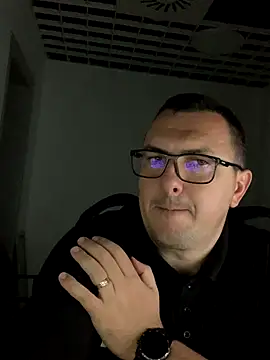 Snapshot of Mike8523 chatting on October 2025 04:20:02 AM Mike8523 online show from October 2025 04:20:02 AM